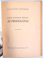 Lestyán Sándor: Gróf Sándor Móric, az Ördöglovas. 38 képpel. Bp., [1942.], Dr. Vajna és Bokor, (Athenaeum-ny.), 1 (címkép) t. + [3]-46 p. + 15 (14 kétoldalas) t. + 1 hasonmás (kétleveles) t. Gróf Sándor Móric (1805-1878), az "ördöglovas" bravúrjairól különböző helyeken, több nyelven jelentek meg kiadványok. Ezek többnyire abban közösek, hogy a gróf udvari festője - Johann Erdmann Gottlieb Prestel - festményeinek reprodukcióit tartalmazzák. A festő legtöbbször részese és elszenvedője is volt a megfestett kalandoknak. Kötetünk a jeles lovas akrobata és főrend élettörténetét beszéli el. A munka 1942-ben két ízben is megjelent, példányunk a második kiadásból származik. Kiadói illusztrált félvászon-kötés, kopott, kissé foltos borítóval.