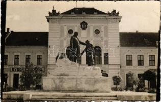 1942 Zilah, Zalau; Báró Wesselényi Miklós szobor, gyógyszertár / statue, monument, pharmacy. Foto Elite "Péter" photo
