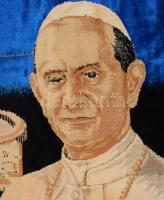 Faliszőnyeg, rajta a Szent Péter tér ábrázolásával, illetve XIV. Benedek és Ferenc pápa arcképével, ...