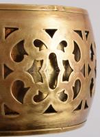 Áttört mintás réz karkötő, d: 7 cm