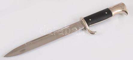 II. világháborús német Mauser K98 díszelgő bajonett replika, jelzett, jó állapotban, h: 31,5 cm // WWII German Mauser K98 dress bayonet replica, in good condition