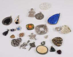 25 darab klf medál, dobozban.