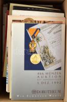 Vegyes 50db-os külföldi numizmatikai árverési katalógus tétel, közte Rauch, Dorotheum katalógusok is