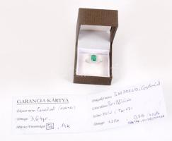 Fehérarany (Ag) koktélgyűrű. m: 56, 14K, bruttó 3,64g, benne 1,28ct párna csiszolású smaragd és 42 d...