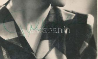 Goll Bea (1927-2014) színésznő, táncosnő saját kézzel aláírt képeslapja