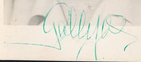 Goll Bea (1927-2014) színésznő, táncosnő saját kézzel aláírt képeslapja