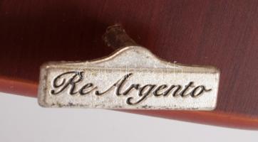 Ezüst (Ag) lemez borítású asztali kegytárgy, 8,4x8,4 cm