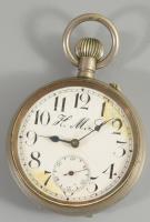 Nagyméretű fémtokos zsebóra, működik, sérült számlap, d: 7 cm