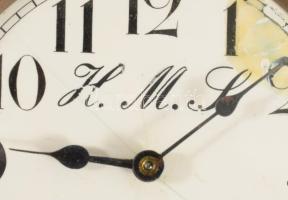 Nagyméretű fémtokos zsebóra, működik, sérült számlap, d: 7 cm