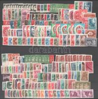 1943-1949 Összeállítás sok jó sorral, 40 sor és több szóló bélyeg 2 db nagy stecklapon