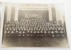 cca 1920-1940 Vegyes csoportképek (esküvői, iskolai, stb.), összesen 11 db, változó méretben és álla...