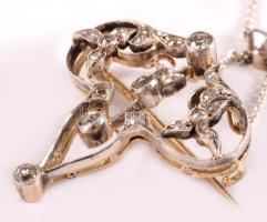 cca 1920 14K Arany (Au) és ezüst (Ag) nyakláncbross, benne 21 darab klf méretű gyémánttal, közte 4 d...