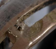 cca 1920 14K Arany (Au) és ezüst (Ag) nyakláncbross, benne 21 darab klf méretű gyémánttal, közte 4 d...