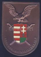 Honvédelmi Minisztérium emlékplakett zománcozott címerrel, eredeti tokban