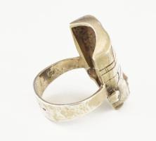 Ezüst (Ag) gyűrű, Nefertiti figurájának díszítésével, jelzett, m: 59, 6,8g