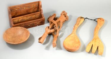 Fa dísztárgyak: afrikai faragott, elefántos kínáló, két tálaló kanál, áttört fűszeres polc 20 cm