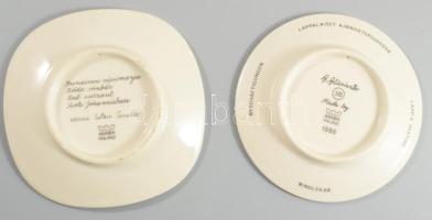2 db finn, Arabia porcelán tányér, matricás, jelzett, limitált, hibátlan d: 12 cm