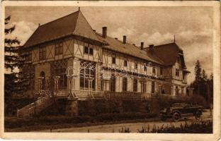Tátralomnic, Tatranská Lomnica (Magas-Tátra, Vysoké Tatry); Lomnici szálloda, automobil / Hotel Lomnica, automobile. Fot. A. Chytil (fl)