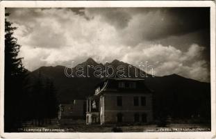 Tátralomnic, Tatranská Lomnica (Magas-Tátra, Vysoké Tatry); Pension Tatra / Tátra szálloda / hotel. Foto J. Lamplota 1931. (EK)