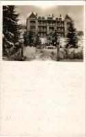 1933 Tátrafüred, Ótátrafüred, Altschmecks, Stary Smokovec (Magas-Tátra, Vysoké Tatry); szálloda télen / hotel in winter. photo (EK)