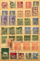 Kína 306 db régebbi bélyeg közepes berakóban