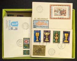 FDC gyűjtemény az 1970-es évekből, 377 db borítékkal, cipős dobozban