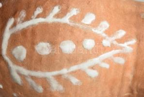 Kovács Margit (1902-1977): Madár. Részben mázas kerámia, jelzett, minimális kopással 10x11,5 cm