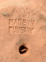 Kovács Margit (1902-1977): Madár. Részben mázas kerámia, jelzett, minimális kopással 10x11,5 cm