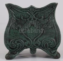 Öntöttvas kaspó. Négy lábbal, növényi ornamentikával díszített, hibátlan, masszív, nehéz, 21x21x20 c...