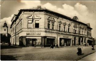 1976 Putnok, Ruházati és Vas-Műszaki szaküzlet, Földmívesszövetkezet, motorkerékpár. Képzőművészeti Alap Kiadóvállalata (EB)