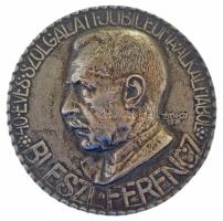 Tóth Gyula (1893-1970) 1917. "Bleszl Ferencz - 40 éves szolgálati jubileuma alkalmából / 1916. június 1-én az Esztergomi Takarékpénztár Tisztviselői" öntött, ezüstözött bronz emlékérem (73mm) T:AU,XF HP 6243