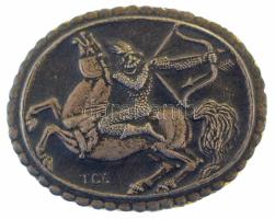 Tóth Gyula (1893-1970) 1914. Hátrafelé nyilazó lovas, öntött, ovális, jelzetlen Ag emlékérem, hátoldalán ragasztott újságpapírral (br.22,72g/58x47mm) T:XF patina HP 6225