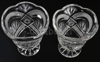 Gazdagon csiszolt kristály talpas váza pár, hibátlan, m: 15 cm