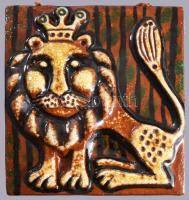 Oroszlán ábrázolással mázas kerámia falikép, samottos kerámia, jelzés nélkül, 23x21 cm