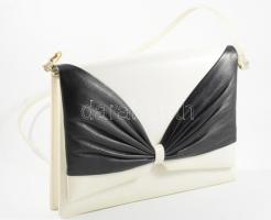 Bőr női ridikül 20x28 cm