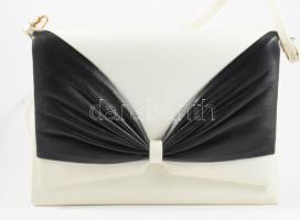 Bőr női ridikül 20x28 cm