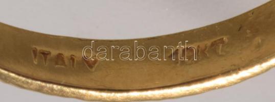 18K arany (Au) gyűrű smaraddal, jelzett, m: 52, br 3,14 g