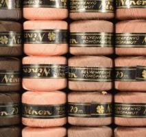 cca 1940 Selyemfényű Tömőpamut 80 gombolyag, dobozában