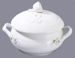 Herendi fehér 26 részes szervírozó garnitúra, leveskínáló, 3 darab szószos edény, 6 darab leveses cs...