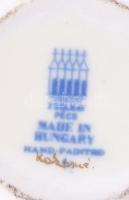 Zsolnay aranykontúrozott virágmintás váza. Jelzett, hibátlan, m: 13 cm