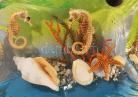 Asztali üveg tolltartó, anyagában színezett, kopásnyomokkal, 13×15×4 cm