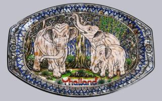 Thailand gyöngyházból kirakott, festett kép elefántok ábrázolásával, 18x28 cm