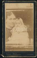 cca 1880 Anya gyermekével, vizitkártya Knocz Kálmán körmendi műterméből, kissé viseltes, 11x6,5 cm (Ritka!)