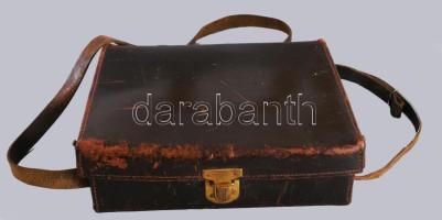 Univo univerzális mérőműszer, bőr tokjában