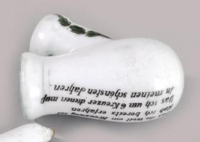 Porcelán pipa, festett osztrák XIX. sz. két részes, egyik kissé sérült 17 cm