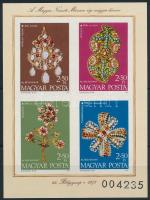 1973 Bélyegnap - A Magyar Nemzeti Múzeum régi magyar ékszerei vágott blokk