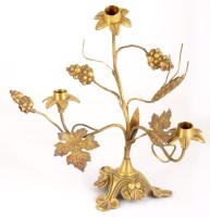 Szecessziós plasztikus növényi mintás háromágú réz gyertyatartó, m: 33 cm