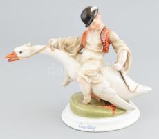 Herendi (Óherendi) porcelán Ludas Matyi, gazdagon díszített magyaros öltözet. Terv: Lux Elek. Kézzel festett, jelzett, kopásnyomokkal, m: 21 cm, h: 26 cm