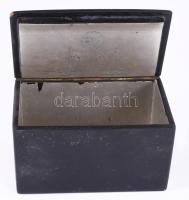 cca 1900 Festett fa díszdoboz, 9x14x8 cm