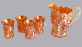 cca 1930 Irizáló felületű üvegkancsó 4 pohárral, hibátlan, m: 11-22 cm